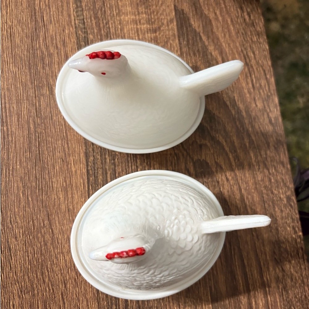 Set of 2 Hocking Glass Company Hens on Nest
